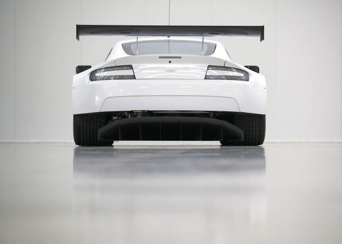 Airflow-under-the-Vantage-GTE-has-been-improved-to-enhance-the-rear-diffuser