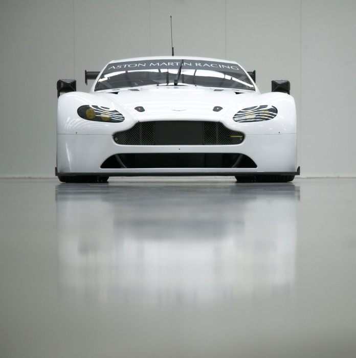 The-Vantage-GTEs-front-splitter-has-been-redesigned-to-improve-airflow