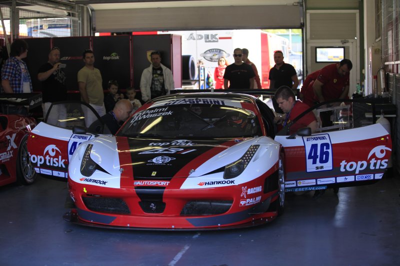 Ar Cars Racing  na třetím místě v GT Sprint  Superstar Series