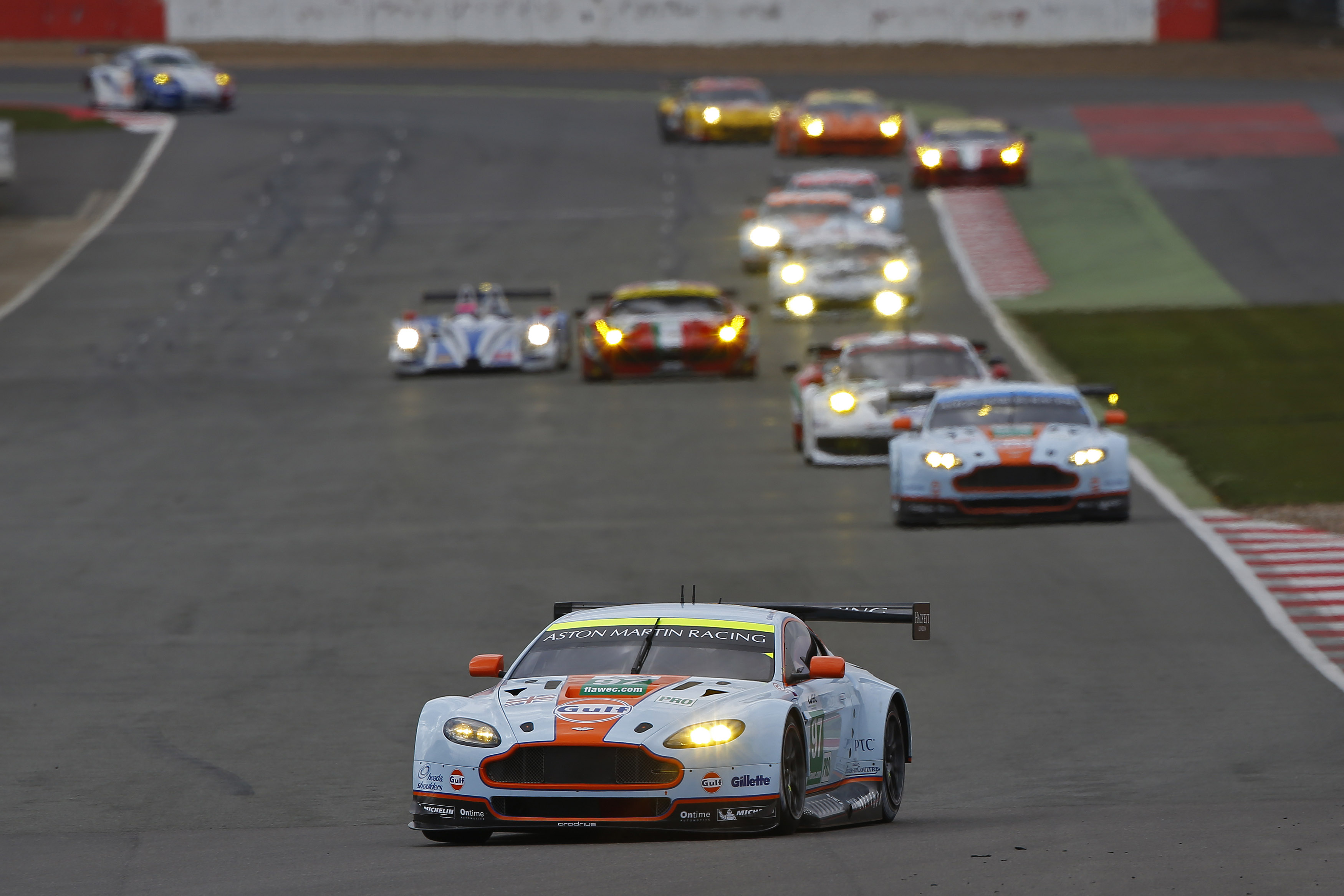 LE MANS: Mix profesionálů, amatérů a hollywoodské hvězdy, to je GTE-Am