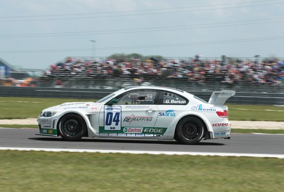 Liuzzi (Mercedes) a Berton (BMW) se podělili o vítězství na Slovakia Ringu Liuzzi (Mercedes) a Berton (BMW) se podělili o vítězství na Slovakia Ringu
