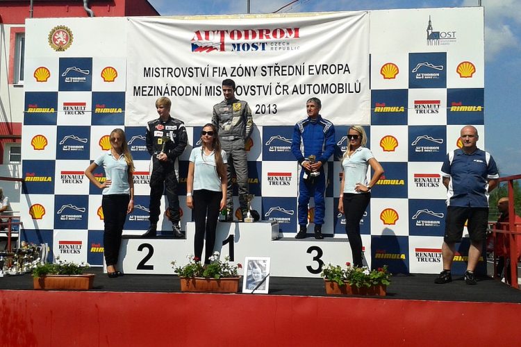 Nedělní závody formulí vyhráli Christof von Grünigen a Tomáš Chabr Nedělní závody formulí vyhráli Christof von Grünigen a Tomáš Chabr