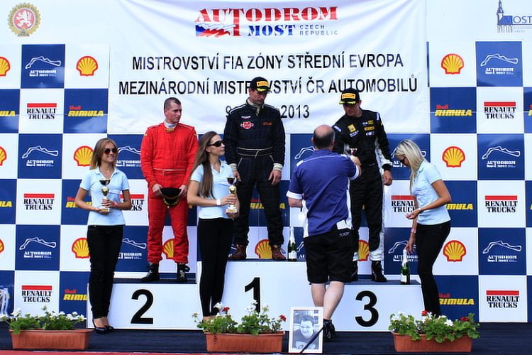 Tomáš Chabr vítězí i v nedělním závodě