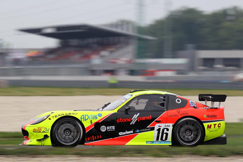 Jezdci Racing ADS Teamu před sebou mají domácí závod Jezdci Racing ADS Teamu před sebou mají domácí závod