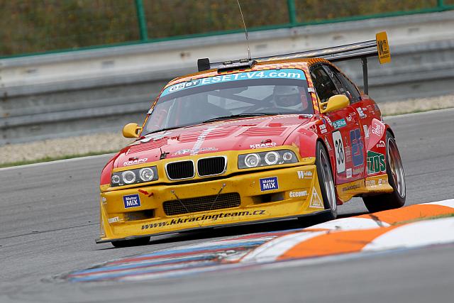 Čerstvé šampioni FIA Zóny Střední Evropy Marcela Kusína a Petra Válka čeká velké finále letošní okruhové sezony