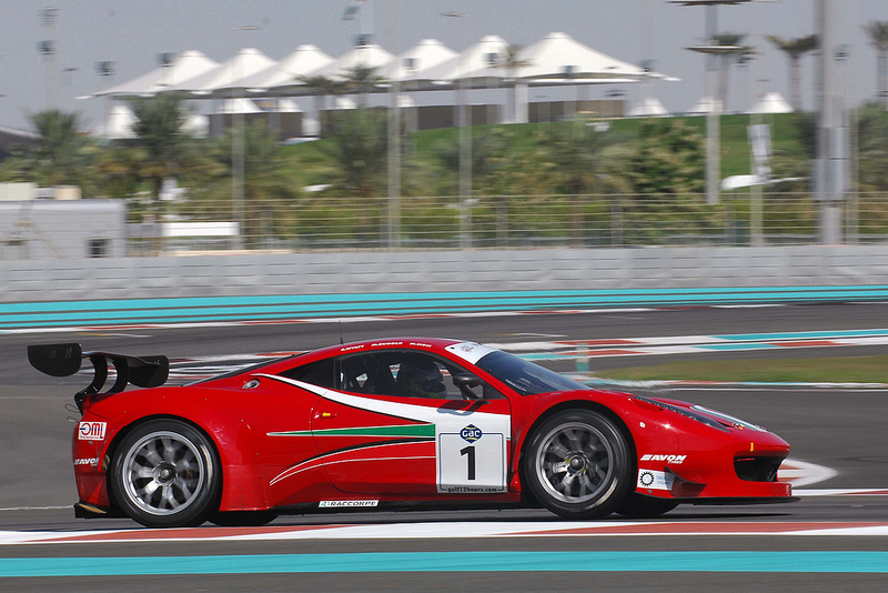 Po šesti hodinách vede v Abu Dhabi tým AF Corse Po šesti hodinách vede v Abu Dhabi tým AF Corse