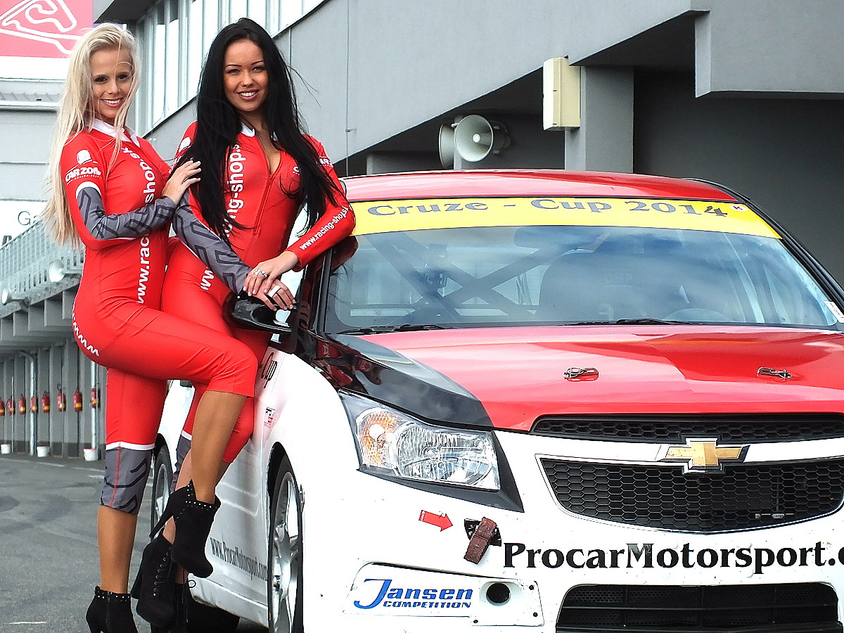 Procar-motorsport hľadá pretekára