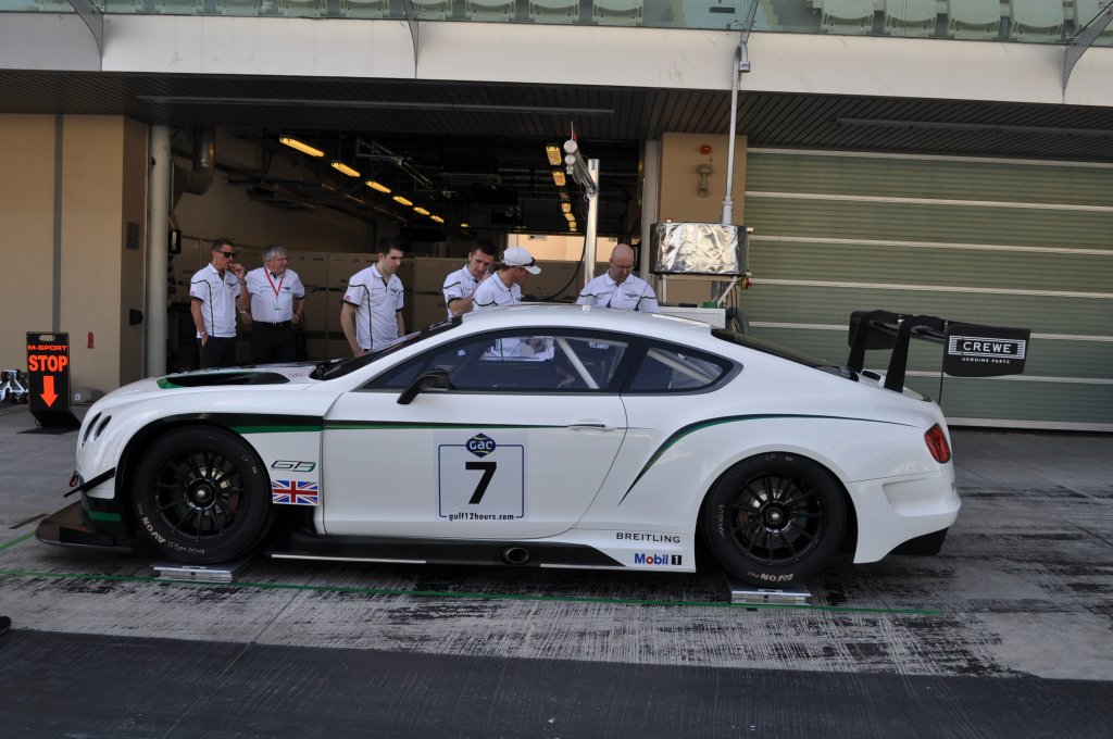 Nejrychlejší čas v první tréninku na 12h Abu Dhabi zajel prototyp Wolf týmu Avelon Formula Nejrychlejší čas v první tréninku na 12h Abu Dhabi zajel prototyp Wolf týmu Avelon Formula
