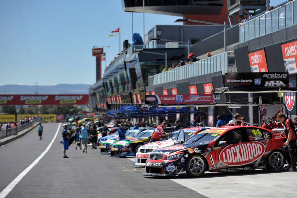 V8 Supercars: Startovní listina na rok 2014 čítá 25 aut