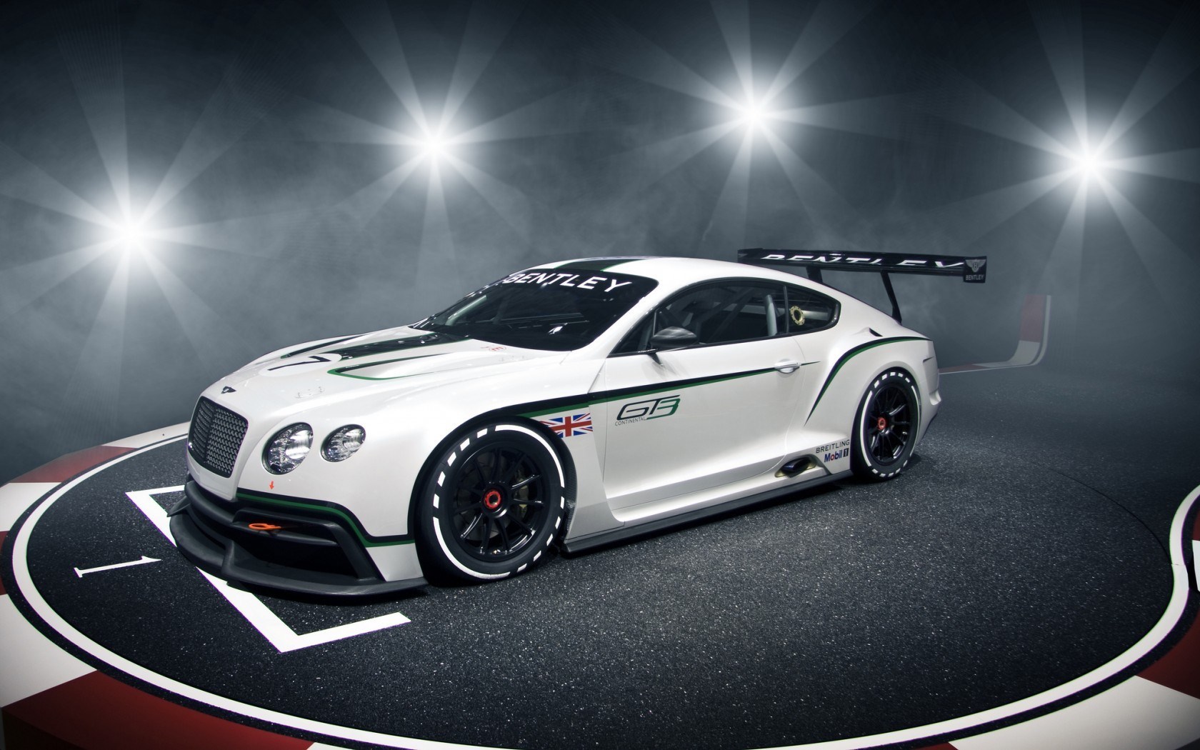 Další Bentley v British GT