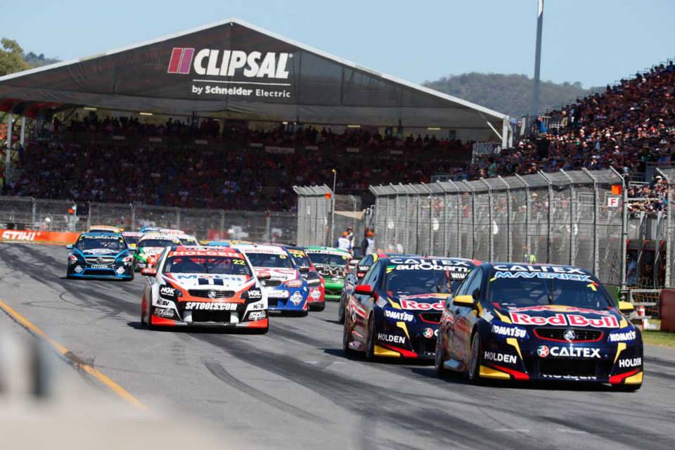 V8 Supercars: Sezona startuje již tento víkend!