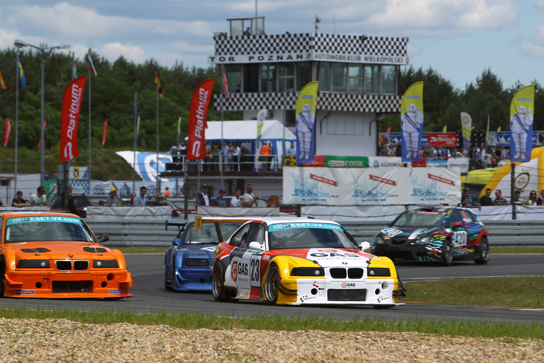 Šenkýř Motorsport v Poznani úspěšný s Alpinou GT3 i oběma M3 E36 GTR Šenkýř Motorsport v Poznani úspěšný s Alpinou GT3 i oběma M3 E36 GTR