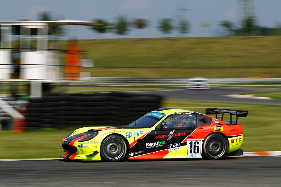 Jezdci týmu Racing ADS se po závodě v Mostě přesouvají na Slovakia Ring Jezdci týmu Racing ADS se po závodě v Mostě přesouvají na Slovakia Ring