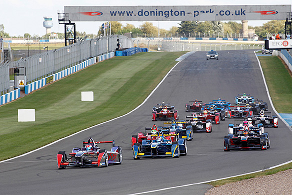 Formula E má za sebou první závodní simulaci