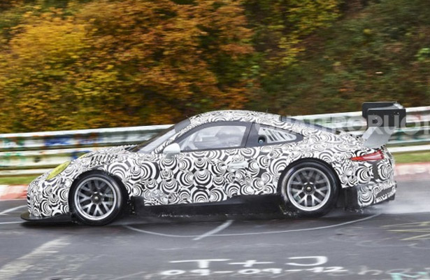 Nové Porsche 911 GT3-R letos nevyjede