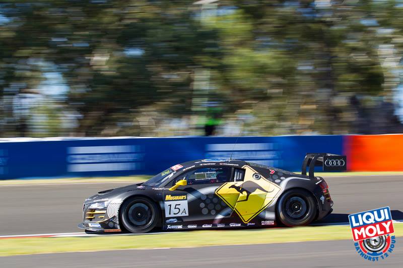 V Bathurstu se přetahují o nejrychlejší časy Audi a Lambo, obhájci jsou ze hry venku