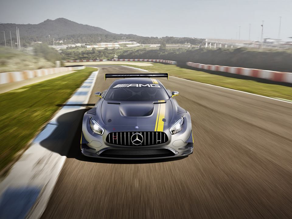 Mercedes vytáhl další fotky nové zbraně AMG GT3