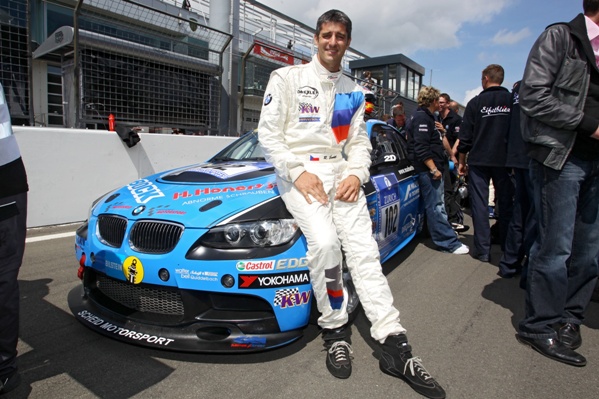 Robert Šenkýř: “Prioritou pro sezónu 2015 bude ADAC GT Masters. Ukážeme se také doma, ale z dění okolo českého mistrovství radost nemám.”