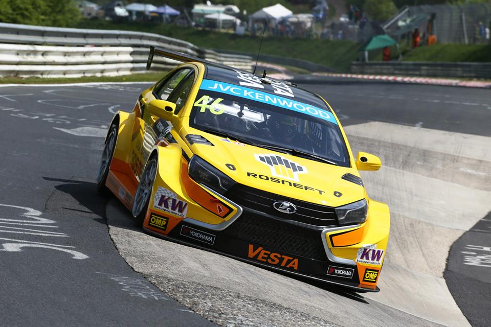 Nordschleife v dešti patřilo Ladám, na suchu vládnou Citroëny
