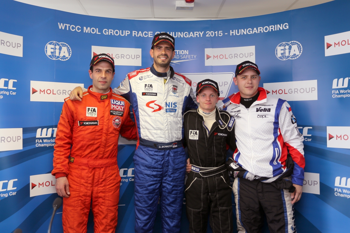 První kvalifikace přinesla první Pole position