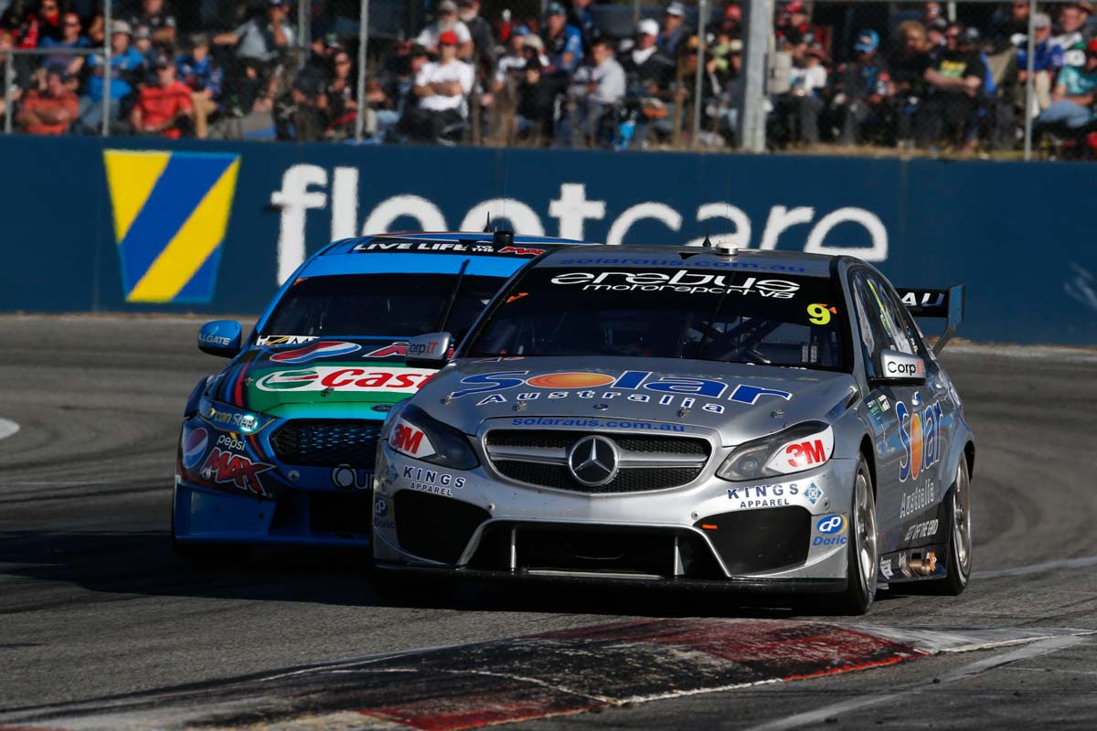 V8 Supercars: Ford ožil, Mercedes oslavil důležité prvenství