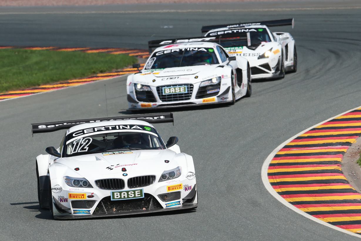 Do posledního závodu ADAC GT Masters vyšle tým Šenkýř Motorsport Lennarta Marionecka a Michaela Joose