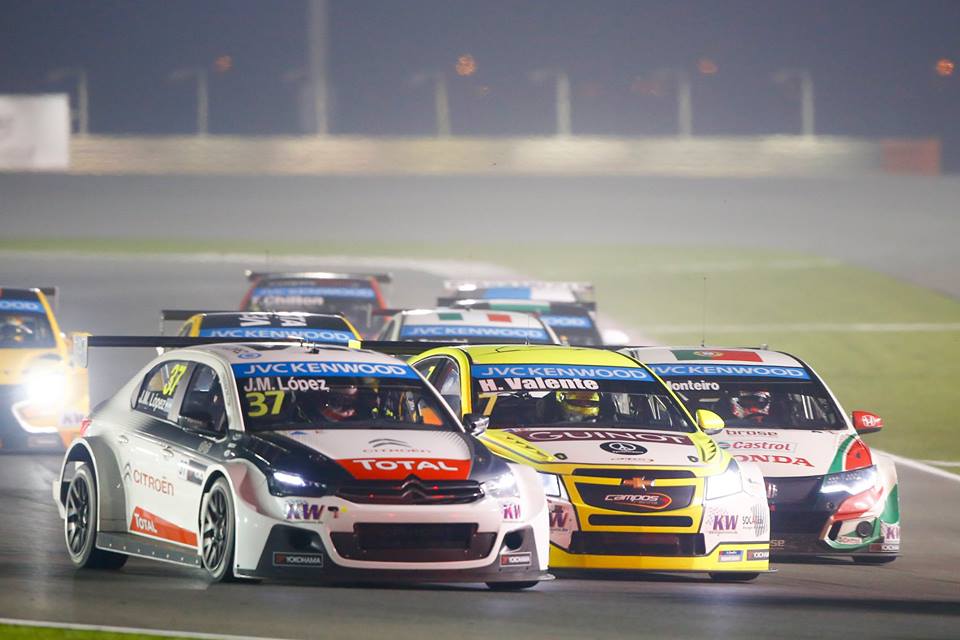 WTCC: Pod umělým osvětlením v Kataru zazářily Citroëny