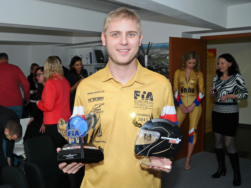 Matějovský představil trofeje FIA ETCC v Hradci Králové