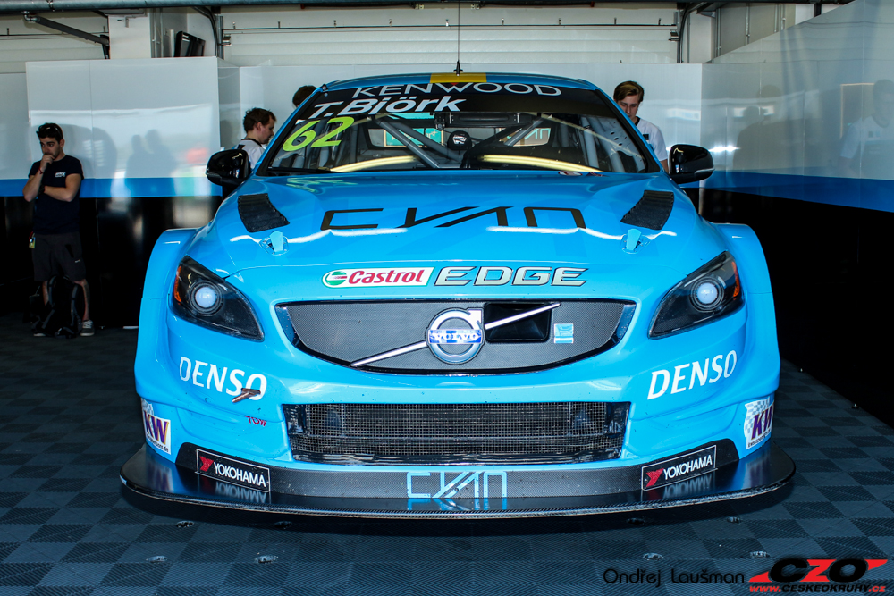 WTCC: Volvo vystrkuje růžky, Ekblom s Björk na čele volného tréninku