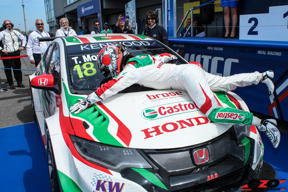 Monteiro obral téměř bezchybného Bennaniho o vítězství v prvním závodě WTCC