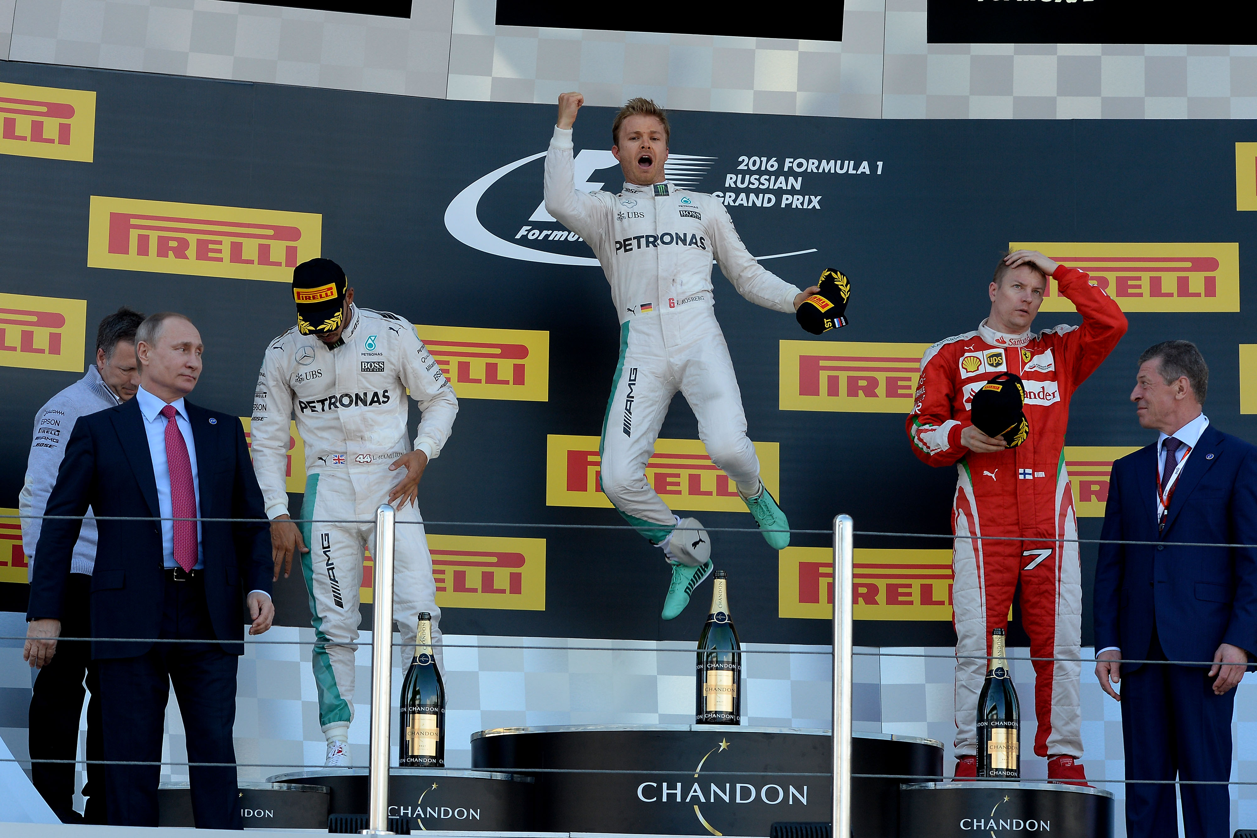 V pořadí 100. Velkou cenu od návratu Pirelli do F1 vyhrál Rosberg