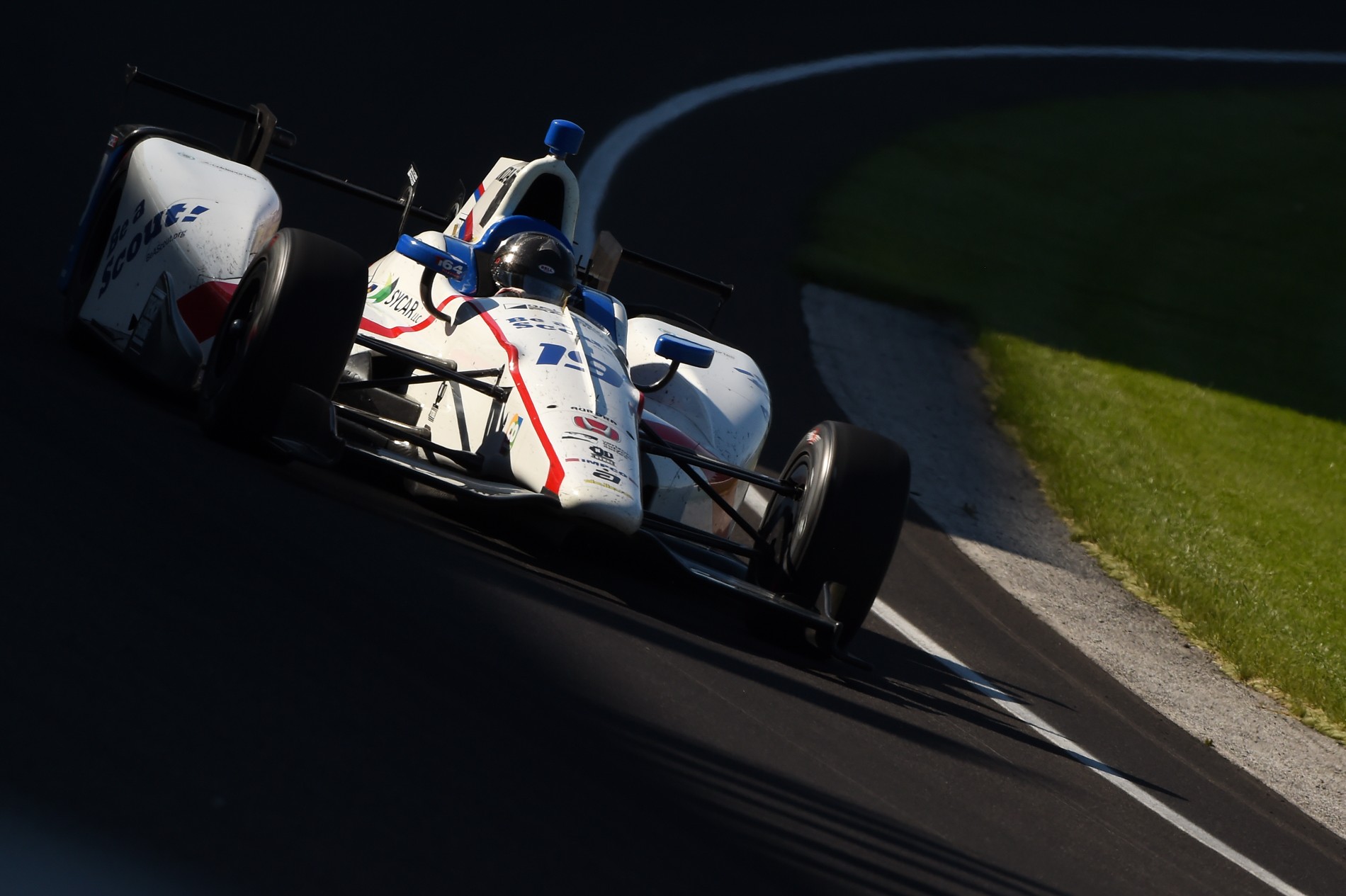 INDY 500: I ve čtvrtek zůstává Honda na čele INDY 500: I ve čtvrtek zůstává Honda na čele