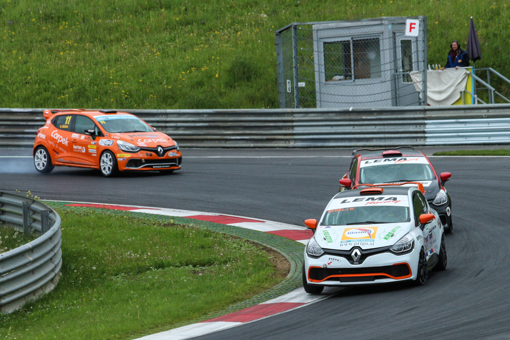 Sezona ESET Renault Clio Cupu pokračovala víkendem na Red Bull Ringu