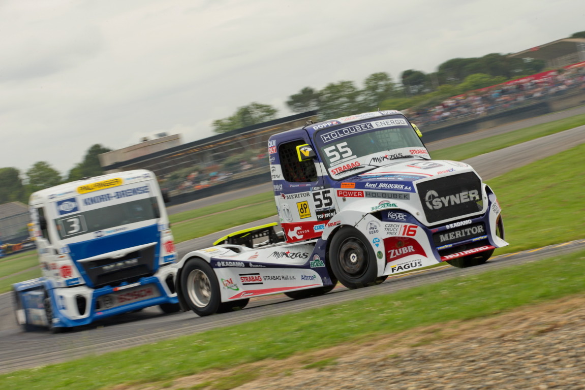 Lacko navýšil náskok v šampionátu. Forman ochutnal tvrdost truck racingu Lacko navýšil náskok v šampionátu. Forman ochutnal tvrdost truck racingu