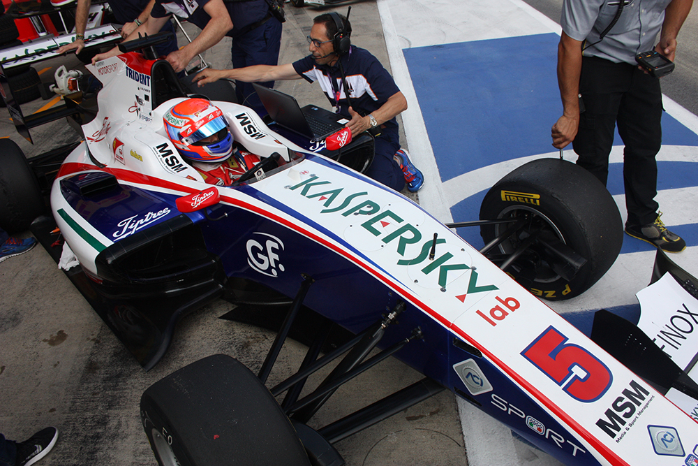 Albon a Fuoco vyhráli v Silverstone poprvé závod GP3