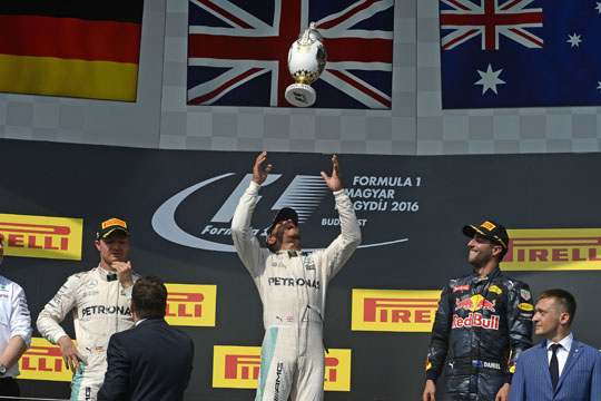 Hamilton triumfoval na Hungaroringu již po páté