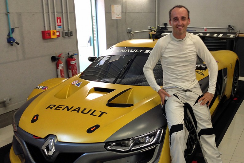 Kubica se příští víkend ukáže v Renault Sport Trophy