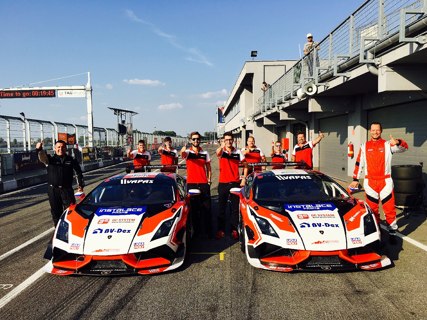 Nejnáročnější víkend roku zahájil tým Mičánek Motorsport 1. a 2. místem na Slovakia Ringu