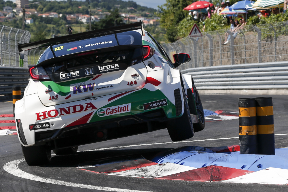 WTCC: Honda nasadí tři tovární auta. Michelisze a Monteira doplní Japonec Michigami