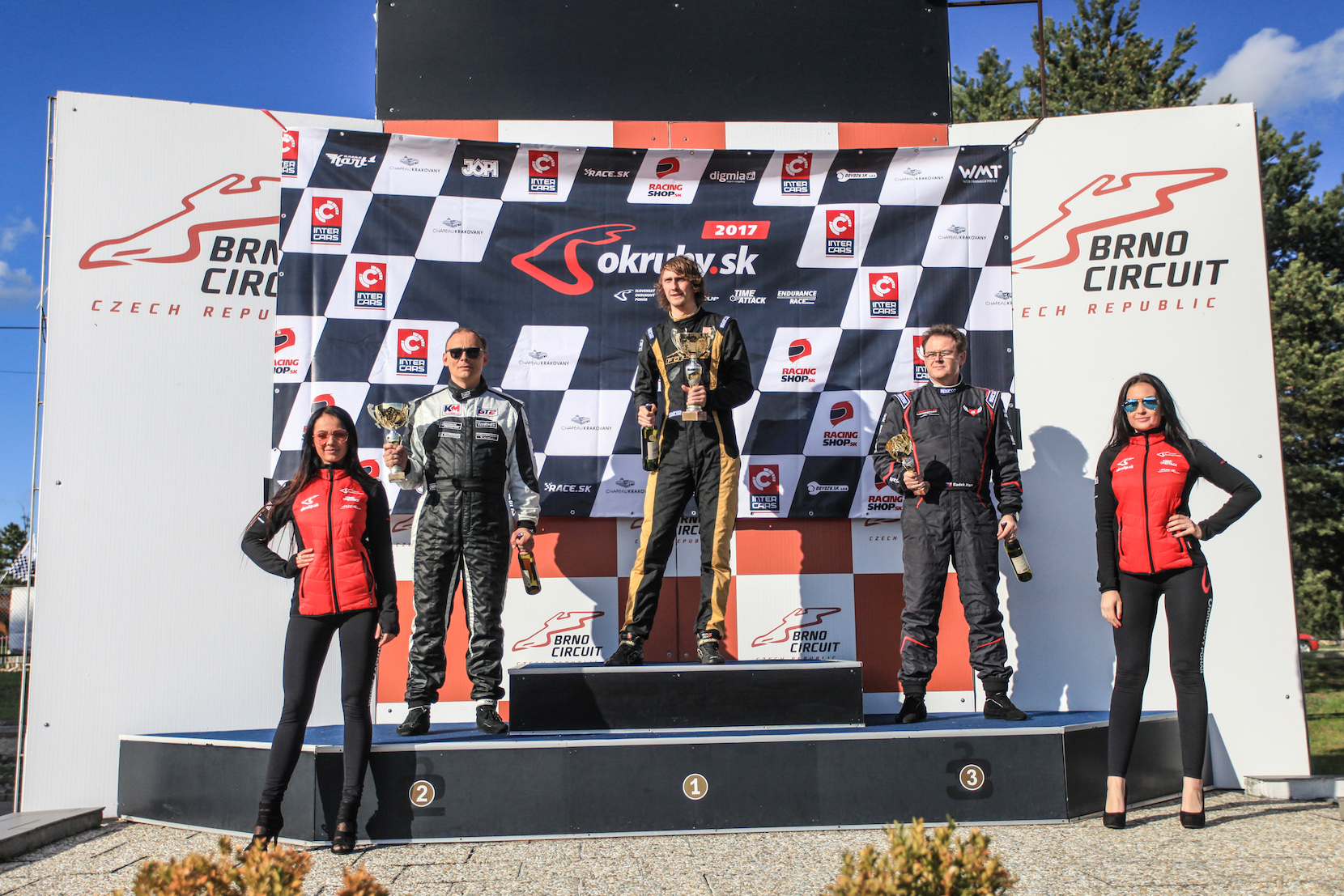 Jezdec týmu Mičánek Motorsport Bronislav Formánek ovládl brněnský podnik Slovenského okruhového poháru