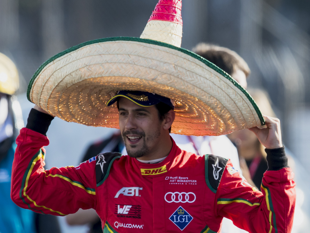 Divoký závod Formule E v Mexico City vyhrál di Grassi z posledního místa Divoký závod Formule E v Mexico City vyhrál di Grassi z posledního místa