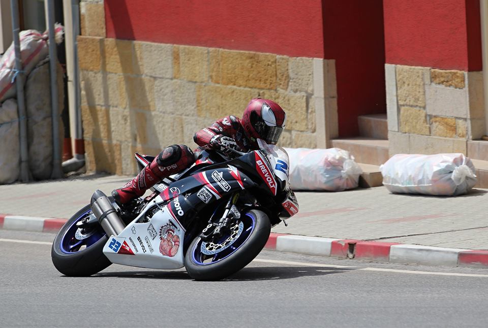 TZ týmu K2 moto, aneb jak jsme vyrazili z Hořic 300ZGH na Man!