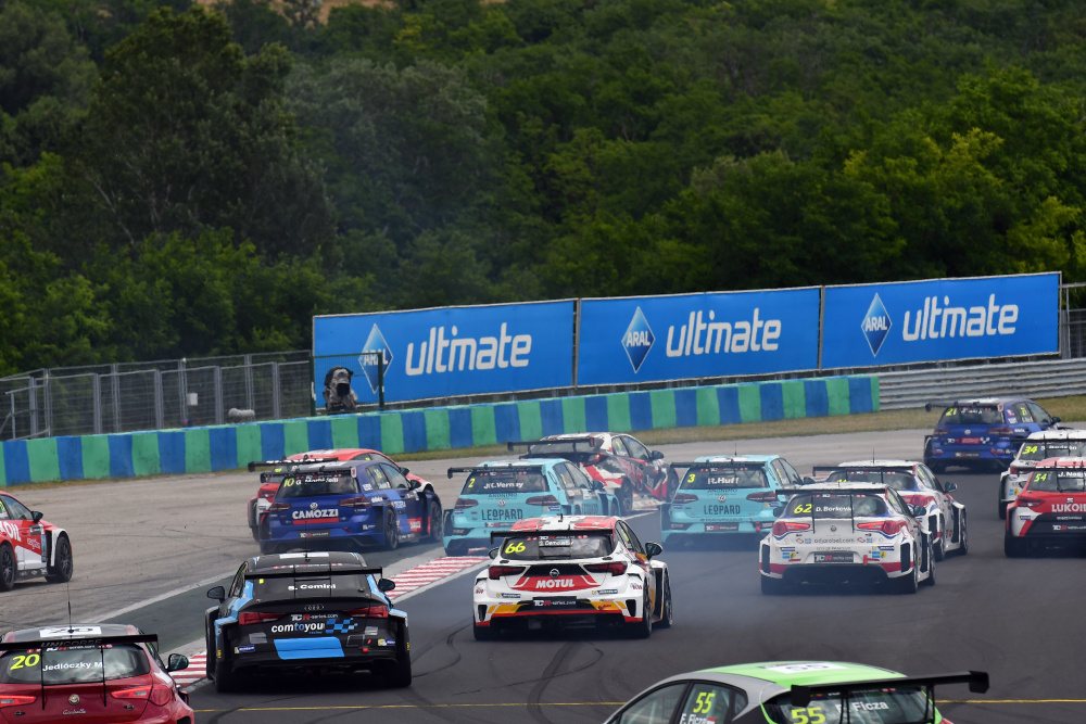 WTCR potvrzuje plný startovní rošt. Těšit se můžeme na 28 aut v každém závodě