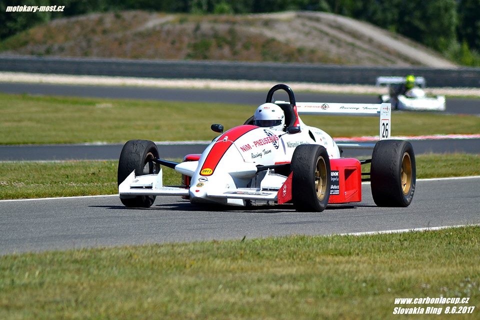 Carbonia cup v polovině sezóny na trati Autodromu Most