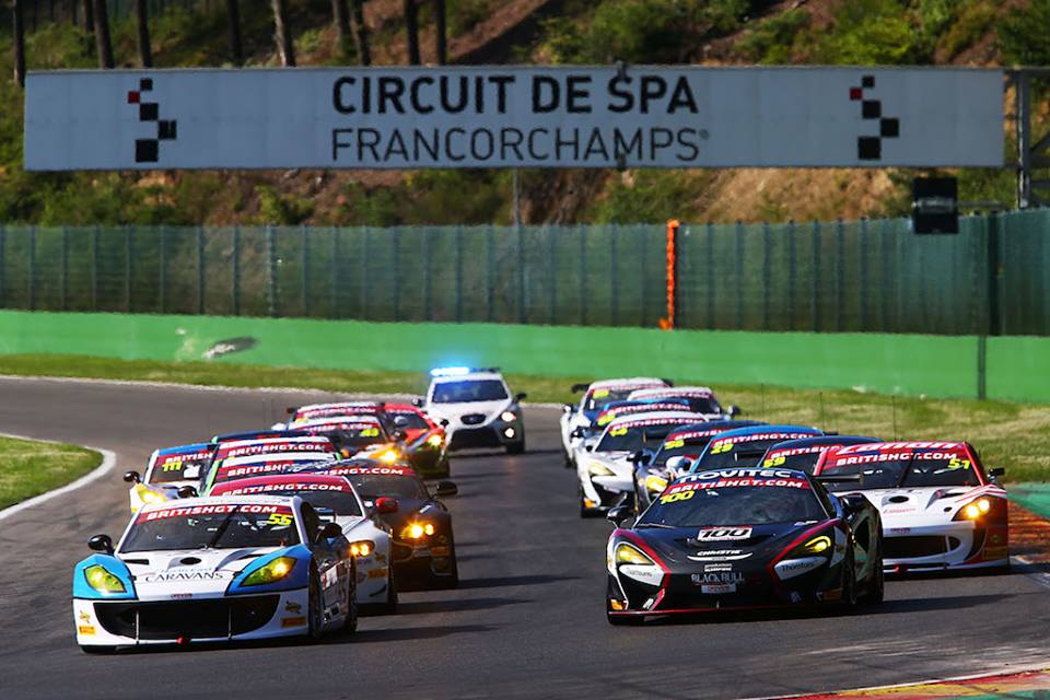 Britský šampionát vozů GT v sezoně 2018 osamostatní třídu GT4 Britský šampionát vozů GT v sezoně 2018 osamostatní třídu GT4