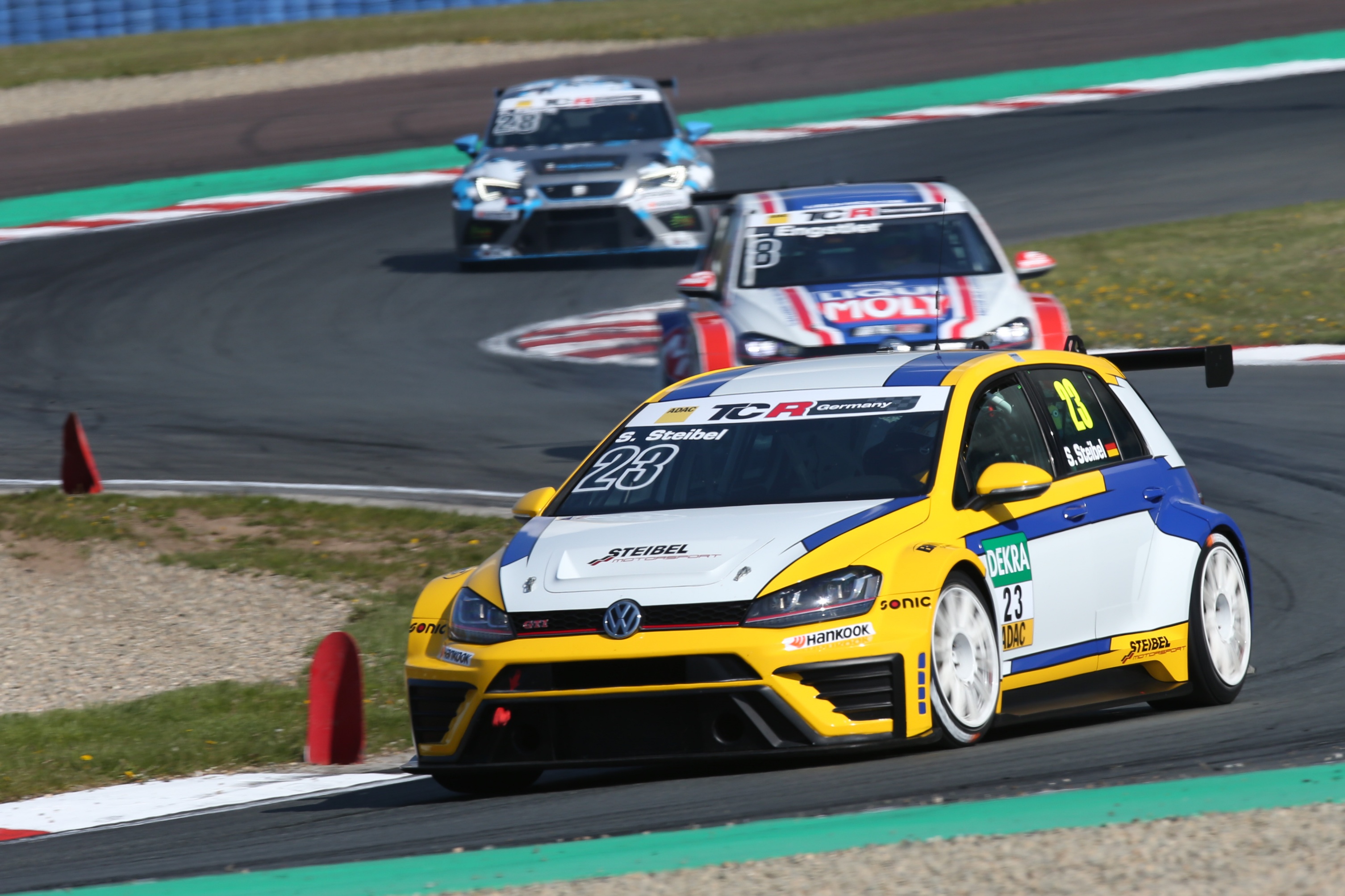 Tým Křenek Motorsport vyšle do závěrečného podniku FIA ETCC Václava Nimče