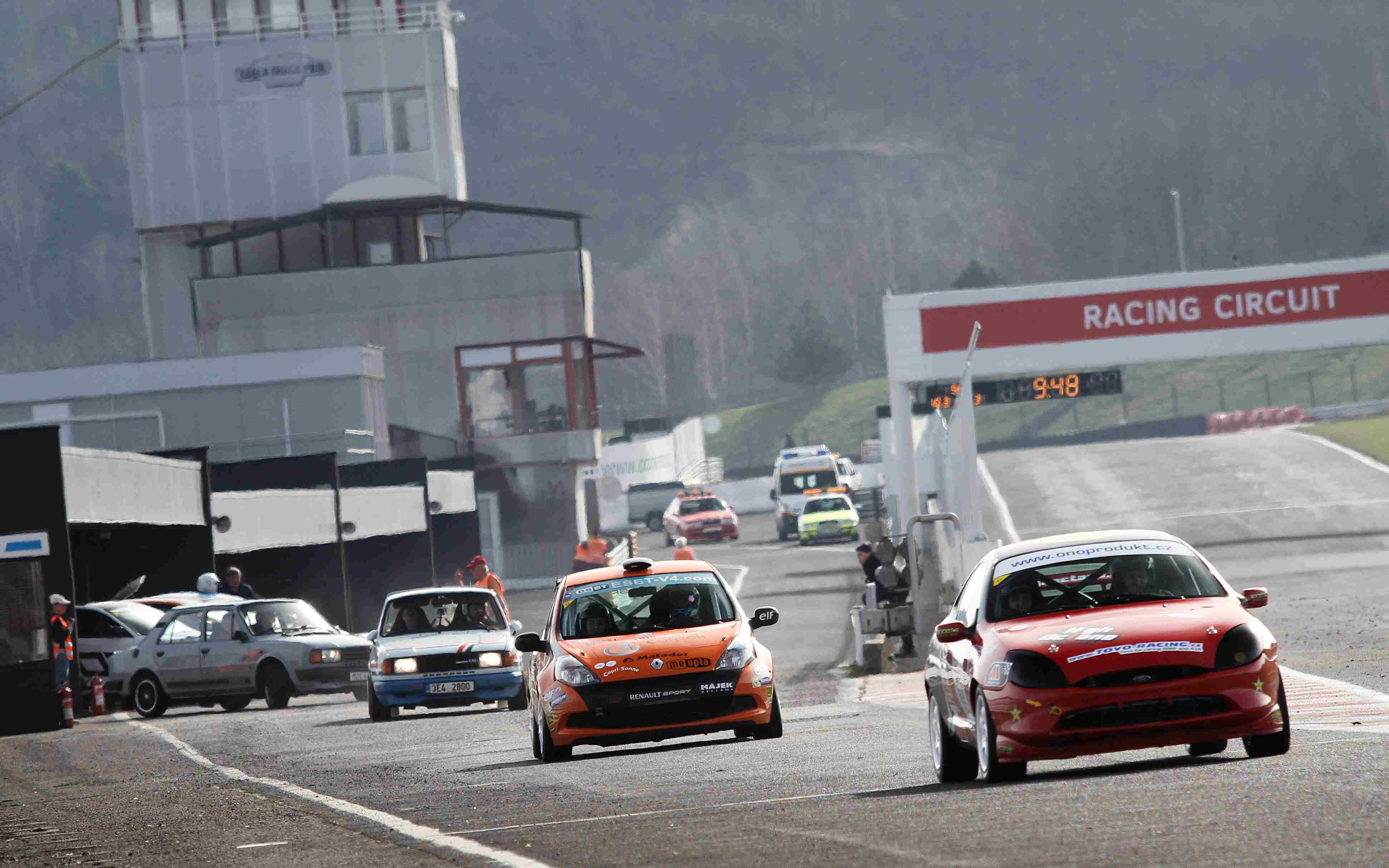 Autodrom Most se loučí se závodní sezonou, nebude chybět evropský šampion Petr Fulín