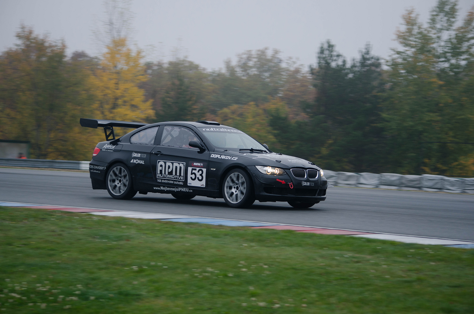 Vítězství v posledním závodě a zároveň i seriálu Makpak endurance pro Radicalteam!