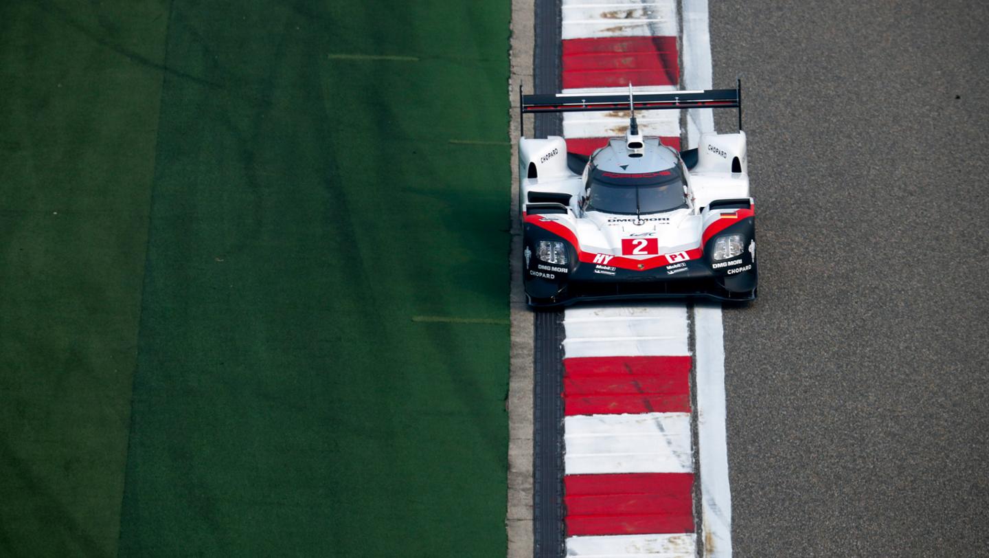 Vítězství v Šanghaji získala Toyota, Porsche slaví tituly v LMP1