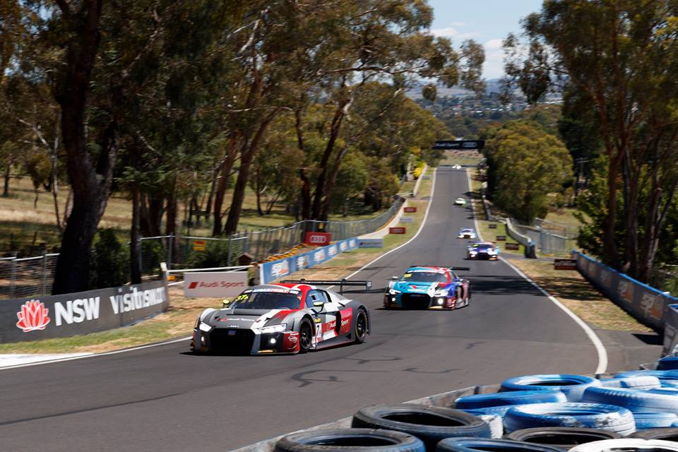 12h Bathurst předčasně ukončila havárie, vítězem WRT Audi